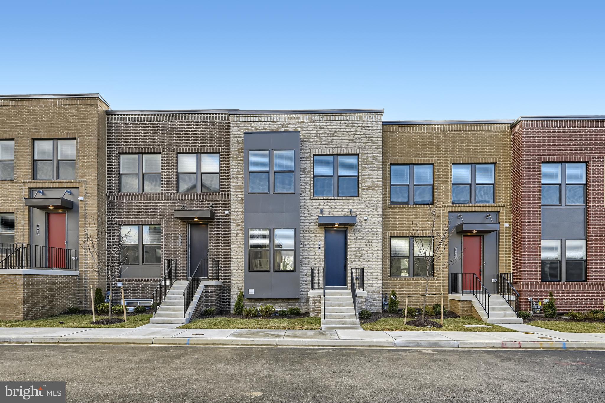 MEDFIELD - Residential