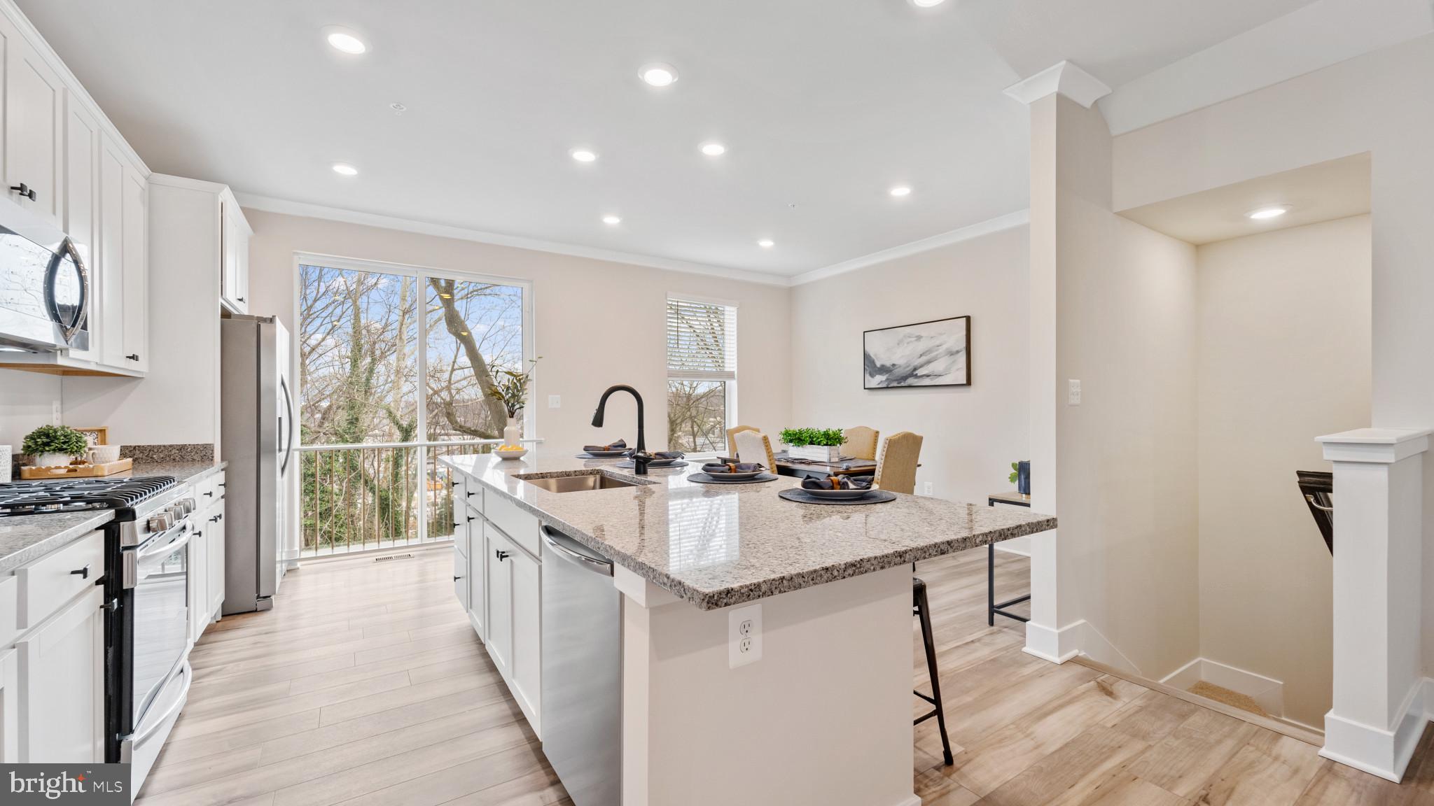 MEDFIELD - Residential