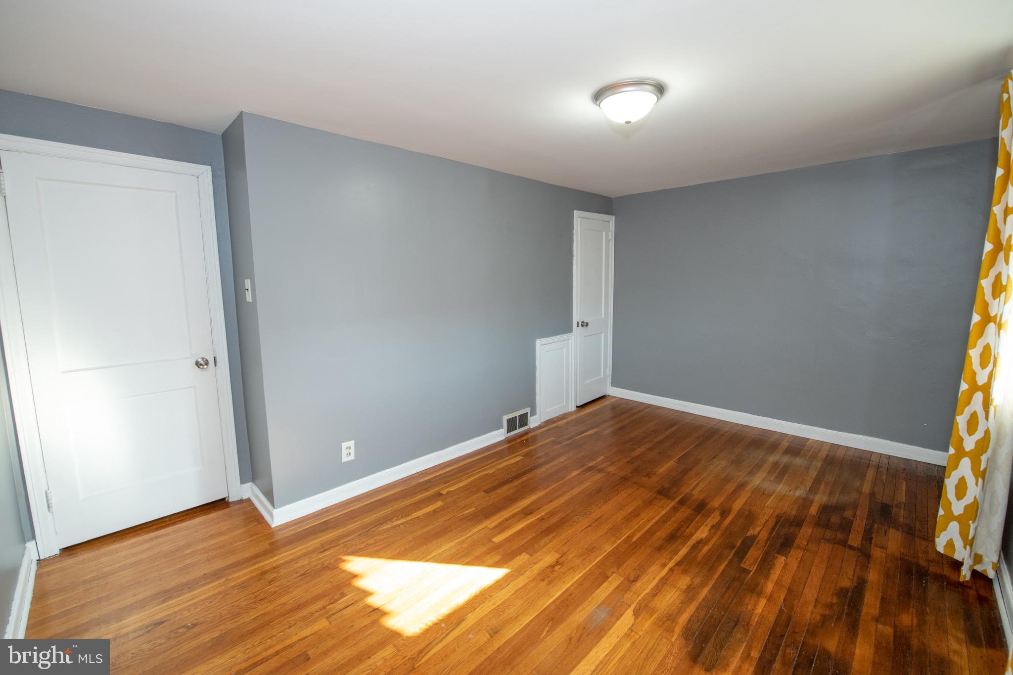 BRIDESBURG - Residential