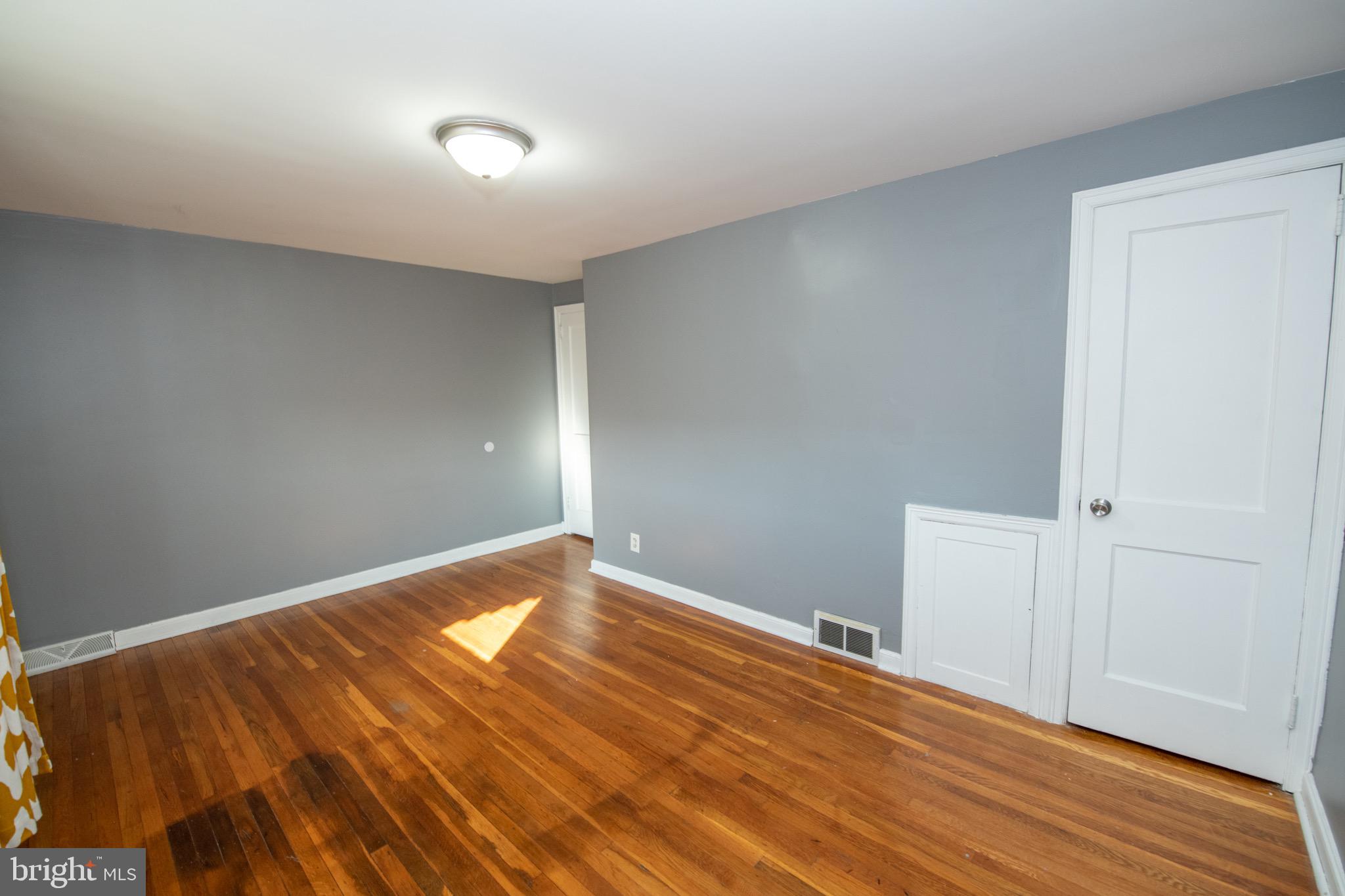 BRIDESBURG - Residential