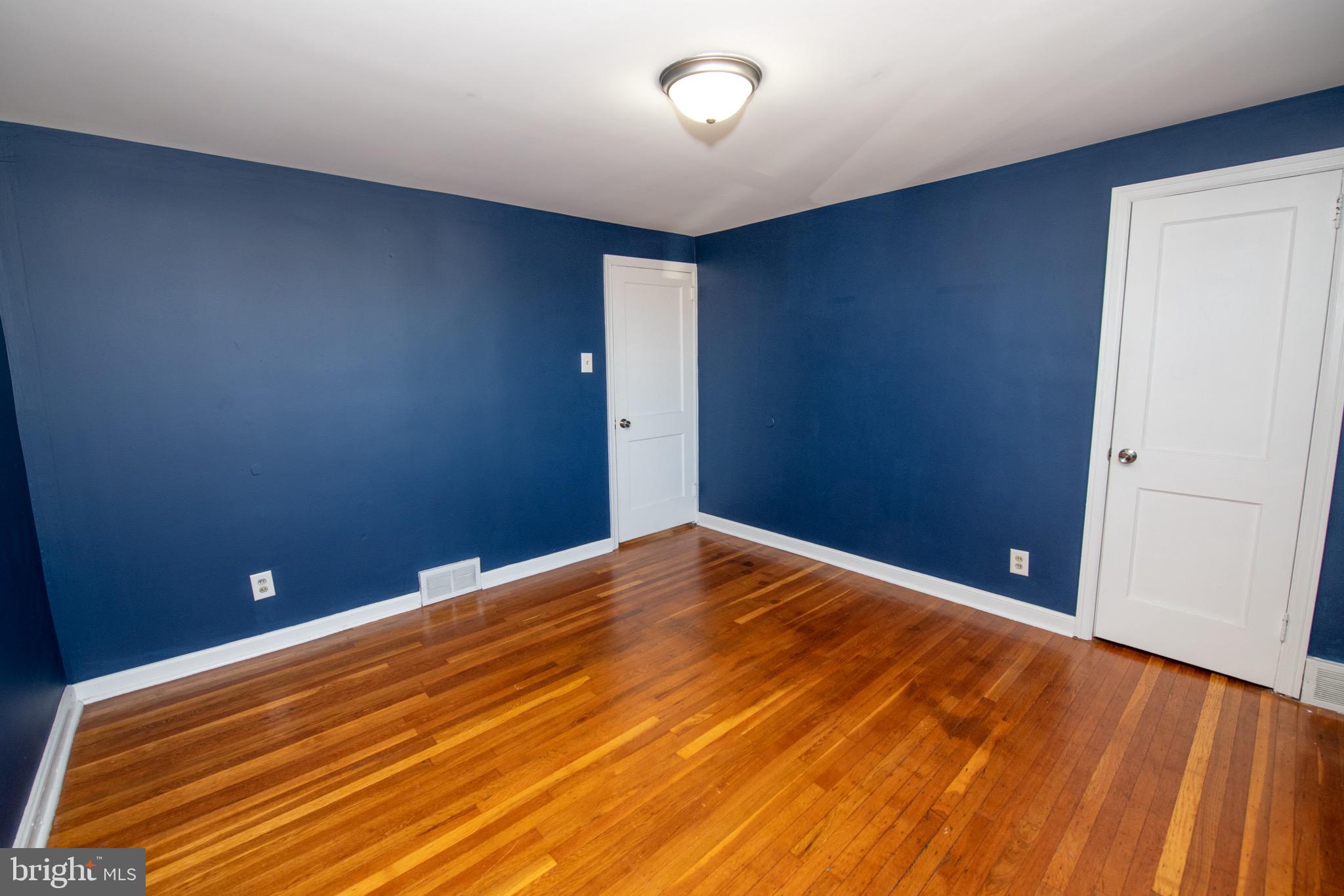 BRIDESBURG - Residential