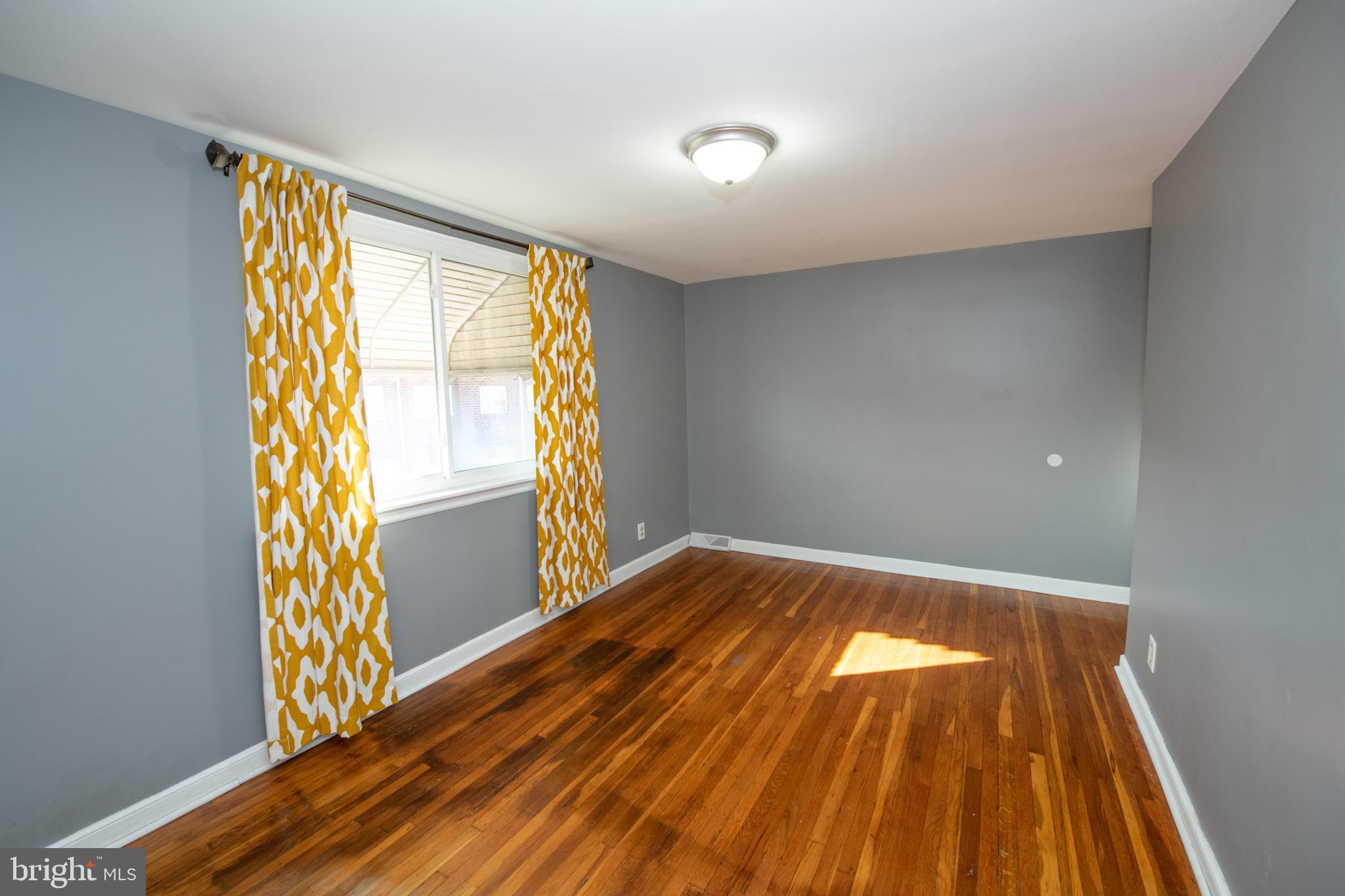 BRIDESBURG - Residential