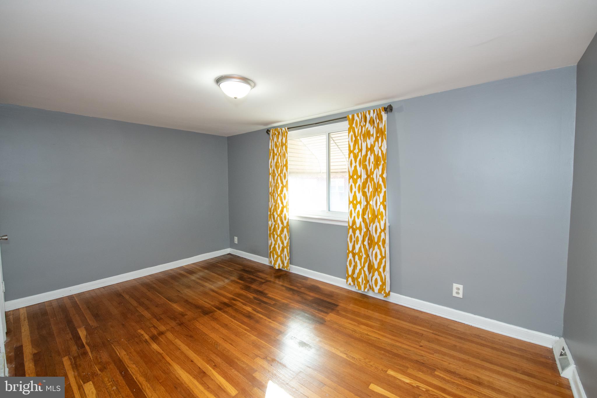 BRIDESBURG - Residential