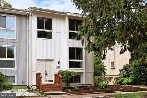 3072 SUGAR LANE VIENNA VA 22181