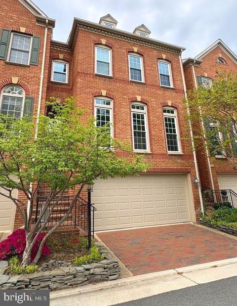 Photo of 707 Catts Tavern Drive, ALEXANDRIA, VA 22314 (MLS # VAAX2059770)