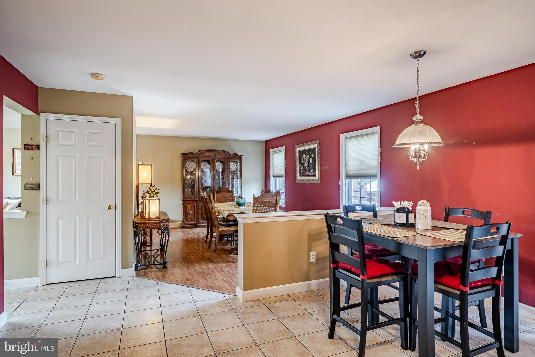 COLUMBIA COURT - Residential