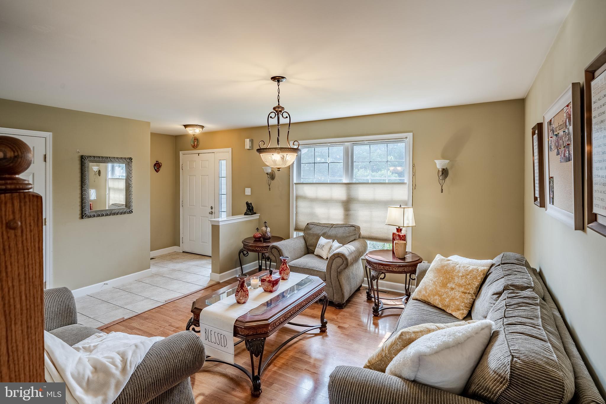 COLUMBIA COURT - Residential