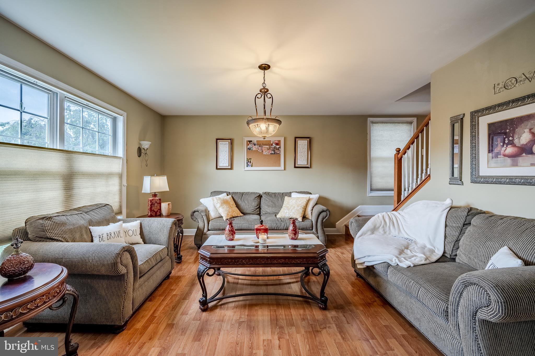 COLUMBIA COURT - Residential