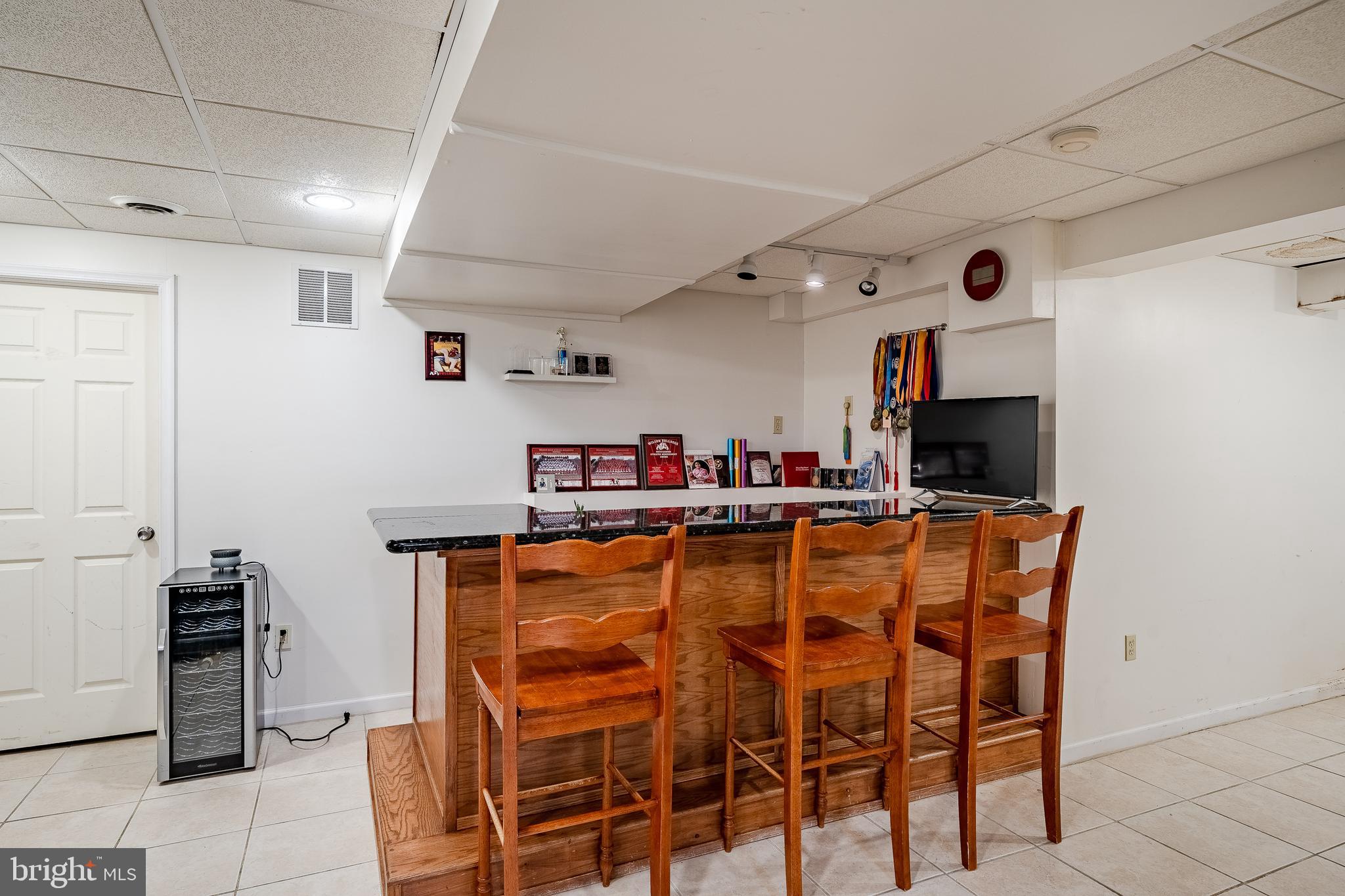 COLUMBIA COURT - Residential