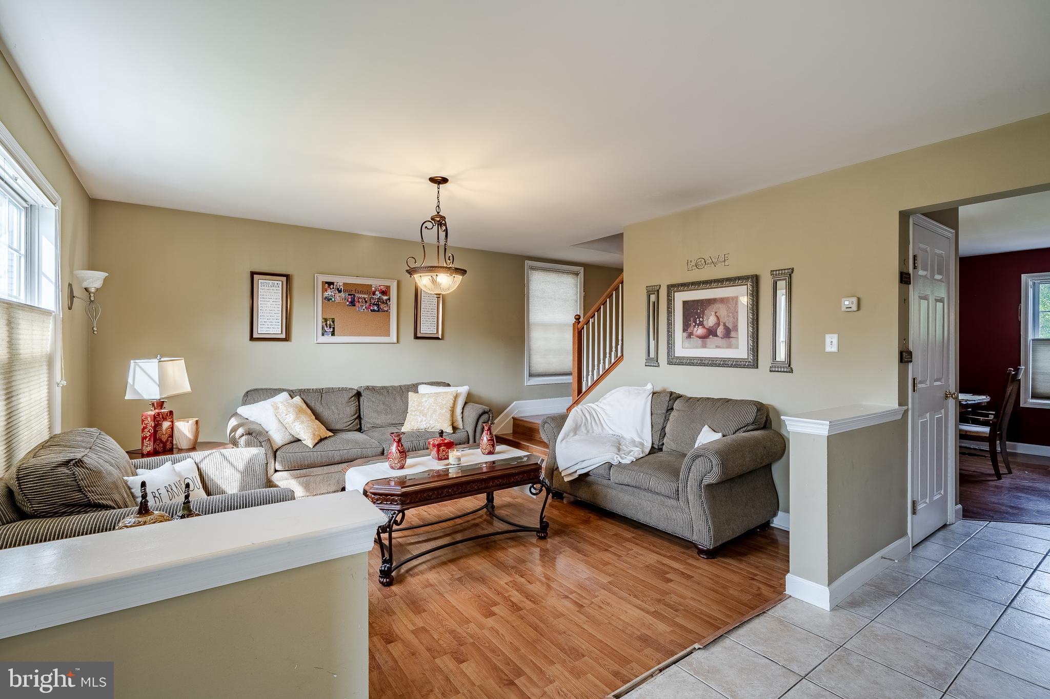 COLUMBIA COURT - Residential