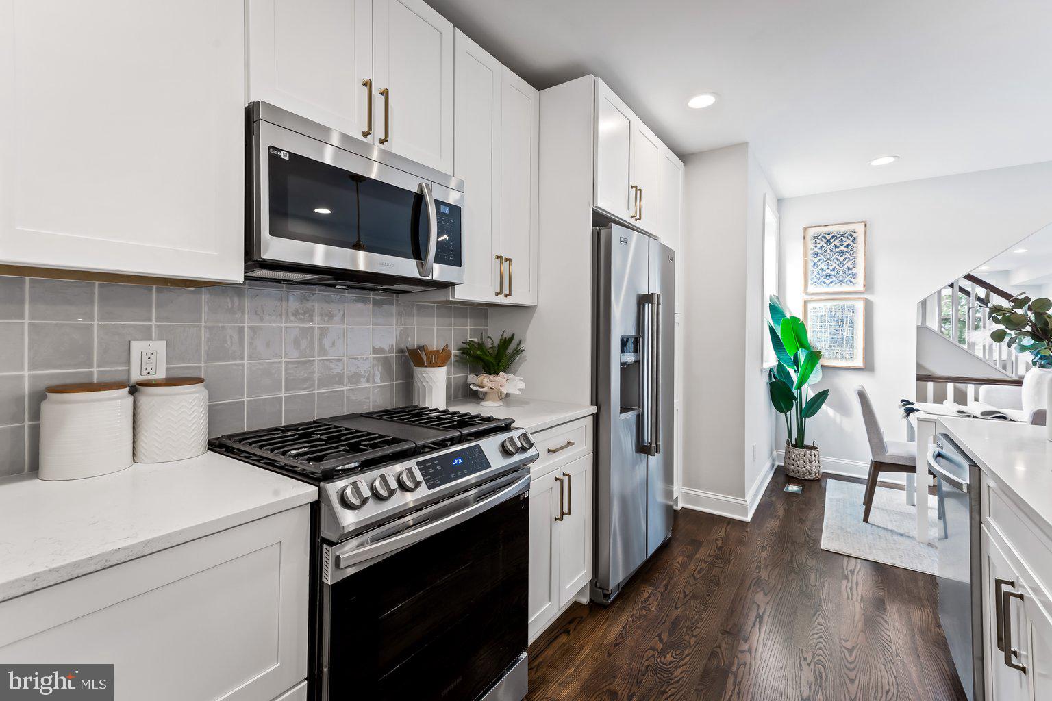 HAMPDEN HISTORIC DISTRICT - Residential