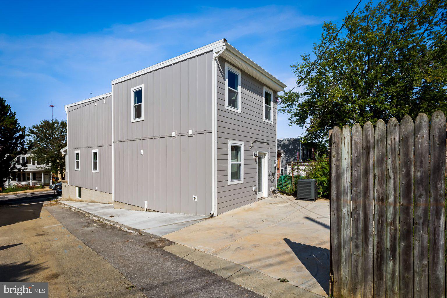 HAMPDEN HISTORIC DISTRICT - Residential
