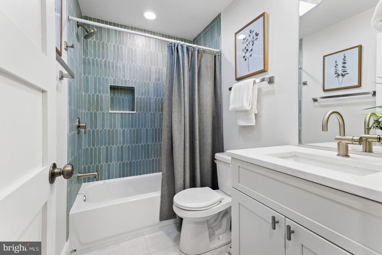 HAMPDEN HISTORIC DISTRICT - Residential