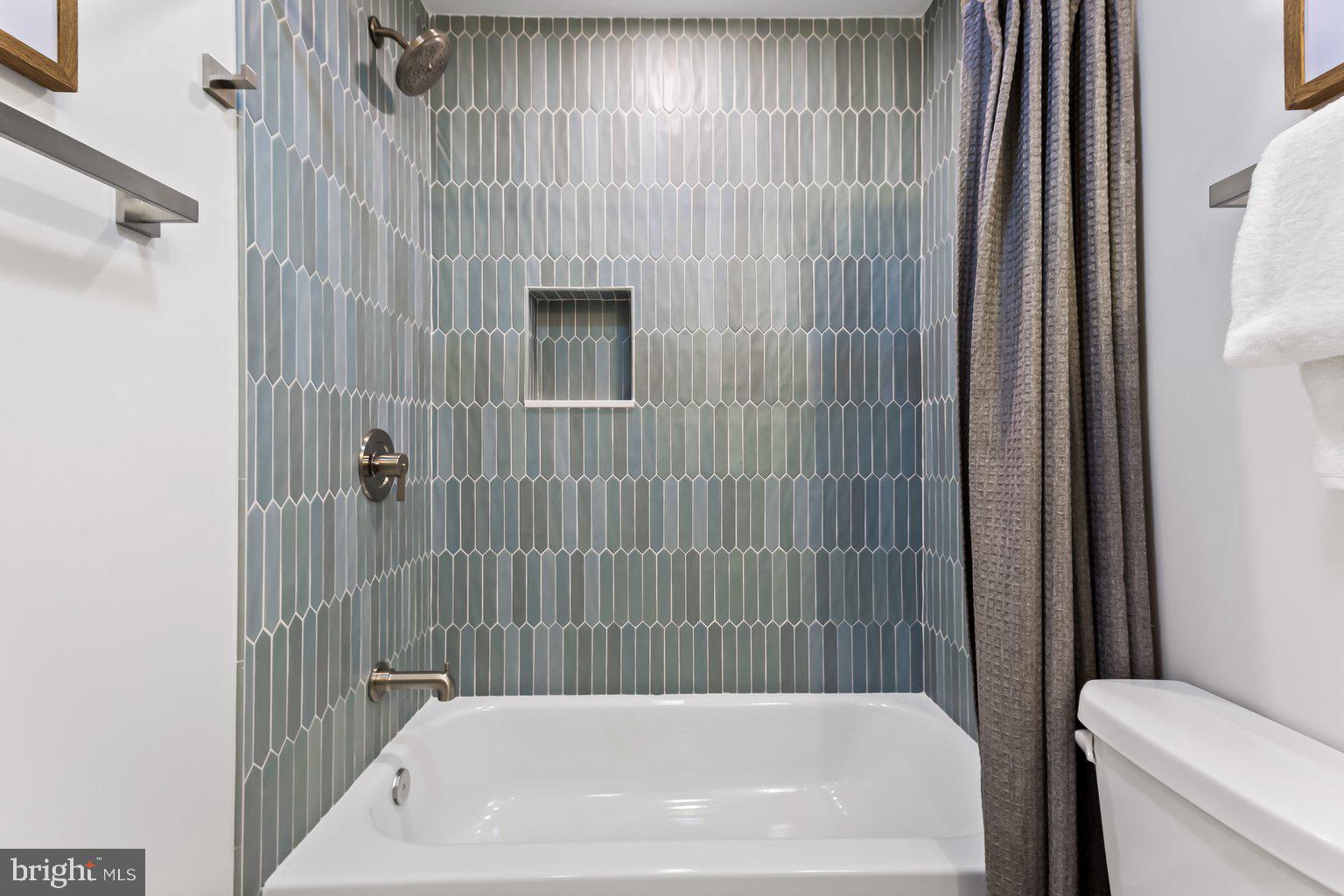 HAMPDEN HISTORIC DISTRICT - Residential