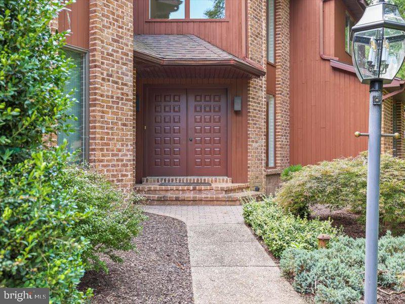 1990 SHULTON DRIVE