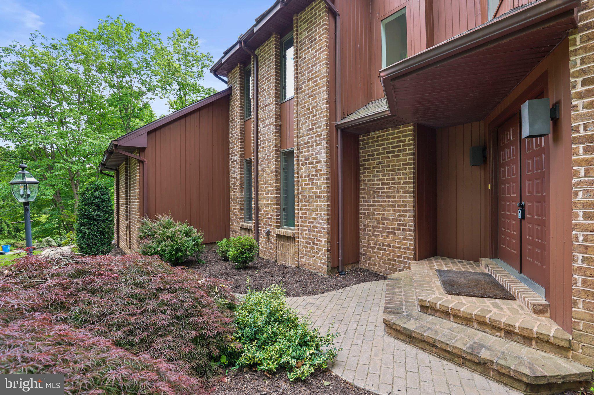 1990 SHULTON DRIVE