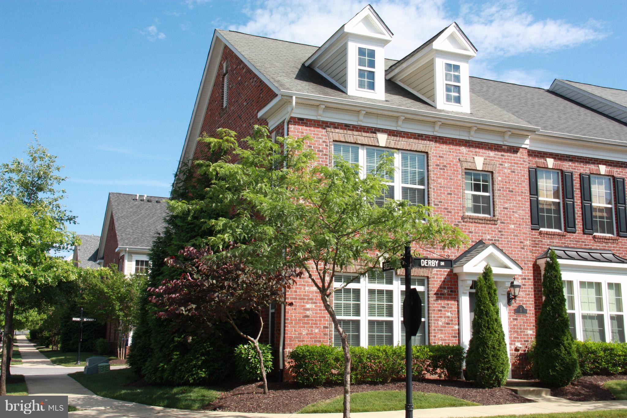 Immaculate Brick End Unit Townhome. Open Floor Plan. Quick Move In possible. Tastefully Decorated. All blinds, window treatments remain . Great commuter location. Clubhouse, Pool, Walking Trails, and Fitness Center. The list goes on and on.