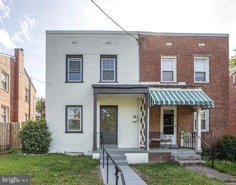15 47TH STREET SE WASHINGTON DC 20019
