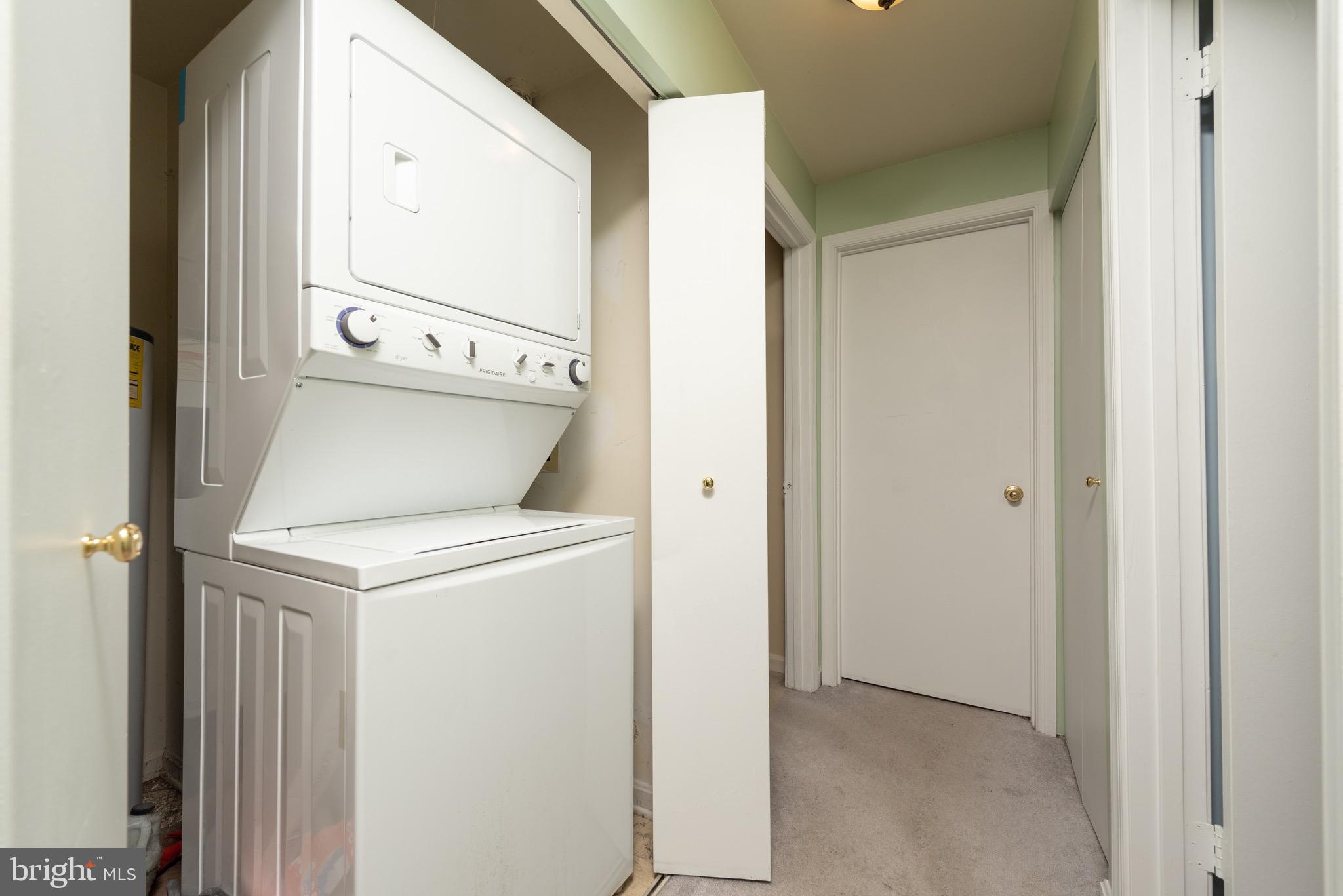 CROMWELL FOUNTAIN - Residential Lease