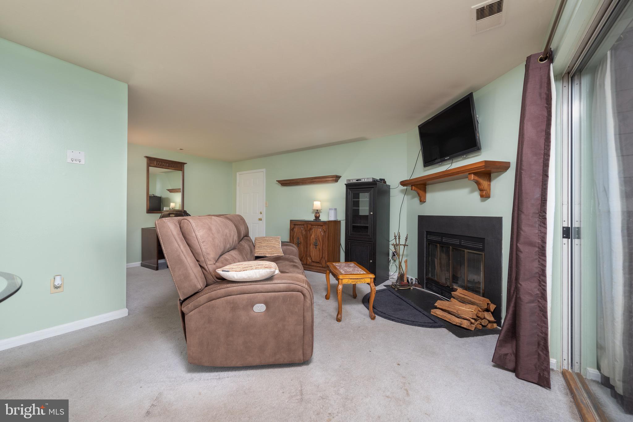 CROMWELL FOUNTAIN - Residential Lease