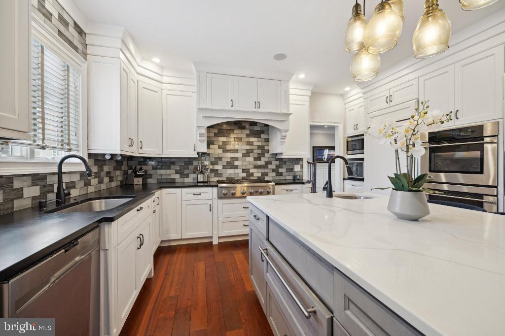 DARLINGTON POINTE - Residential