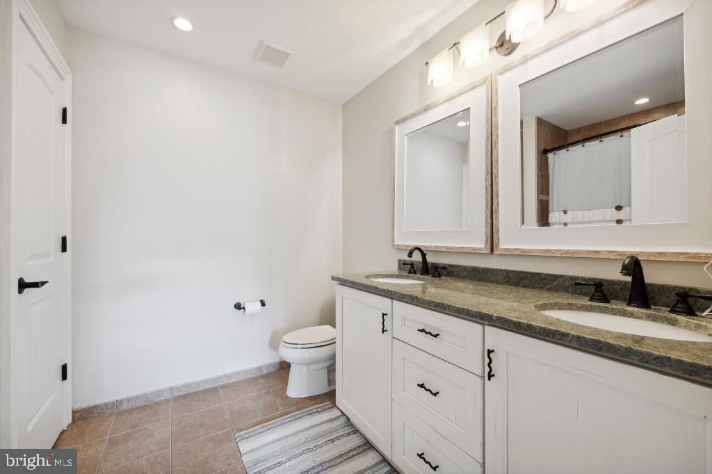 DARLINGTON POINTE - Residential