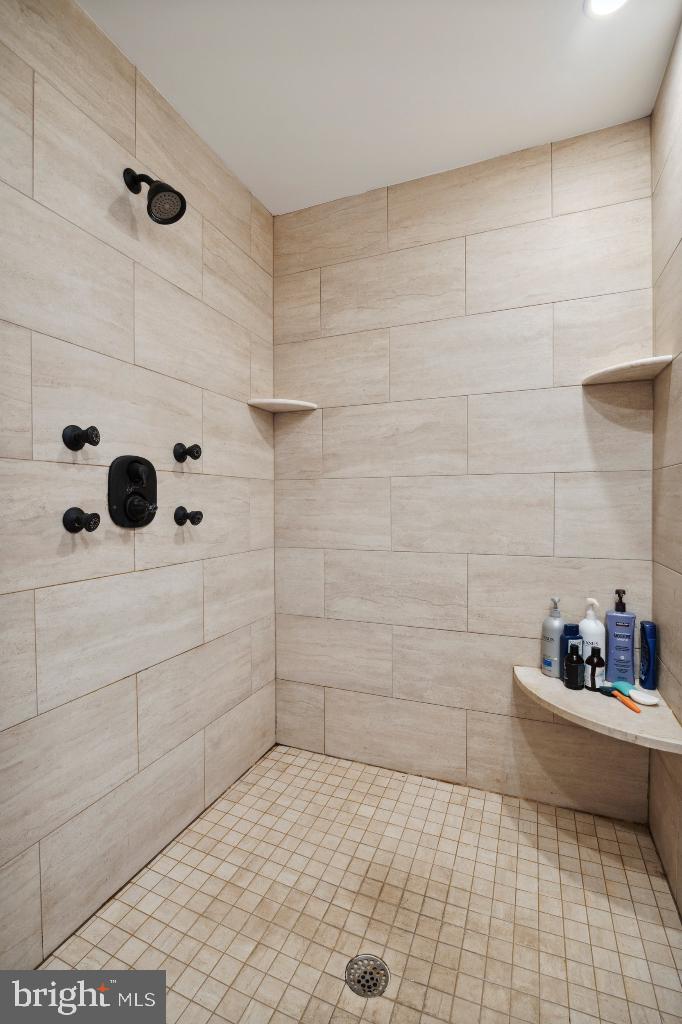 DARLINGTON POINTE - Residential