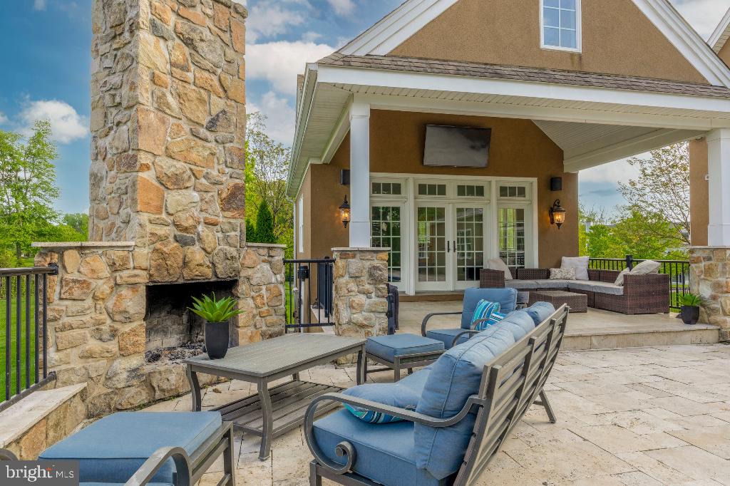 DARLINGTON POINTE - Residential