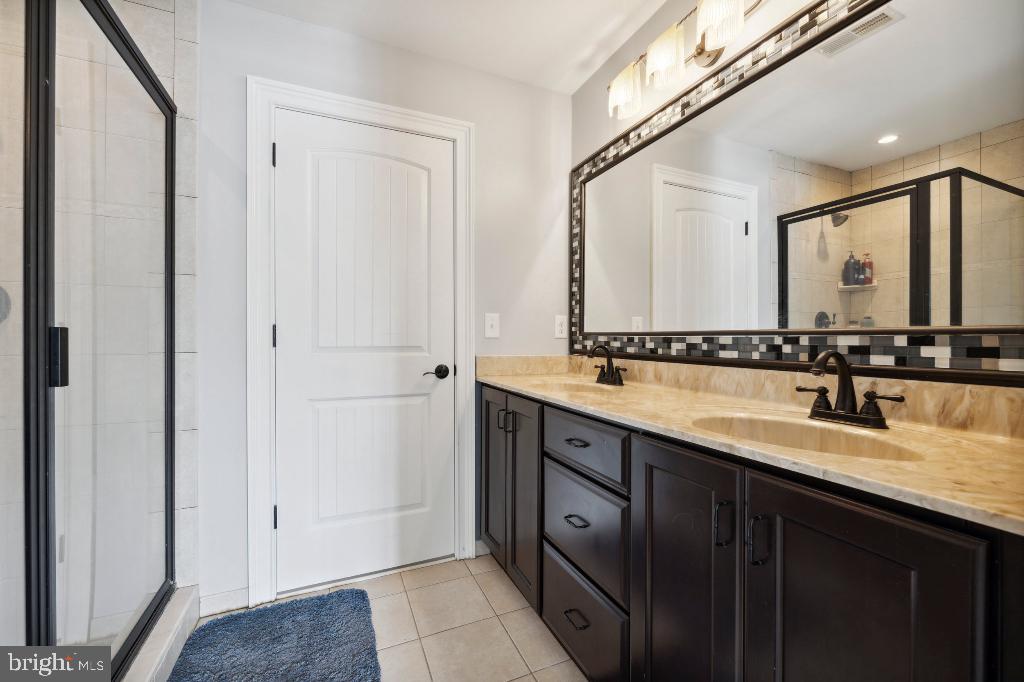 DARLINGTON POINTE - Residential