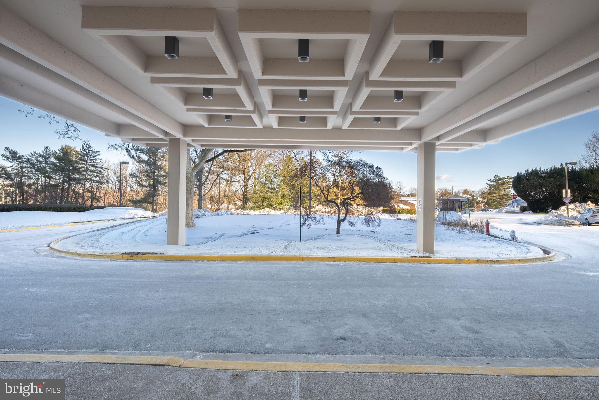 1800 OLD MEADOW ROAD 303