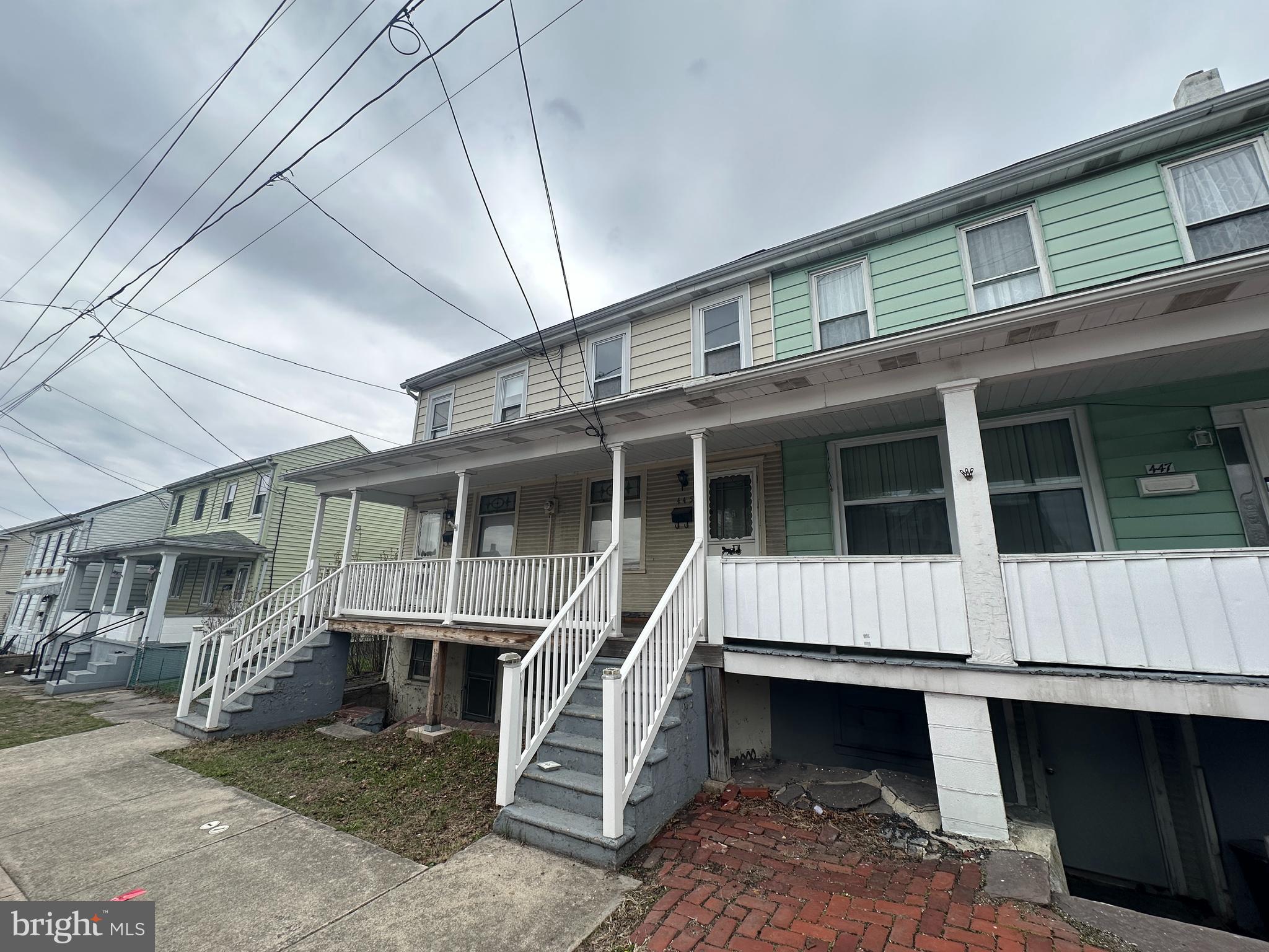 DUTCH HILL - Residential