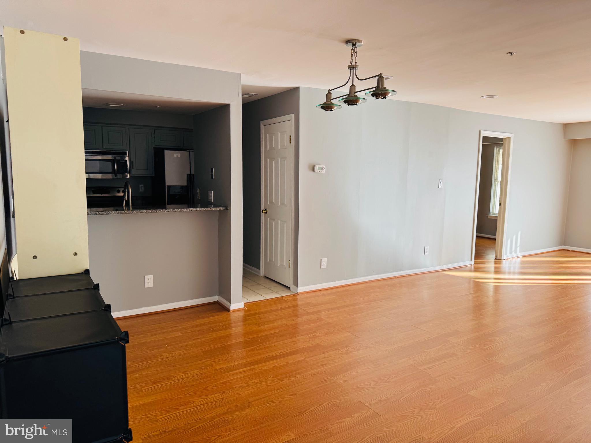 4022 MAIN STREET
