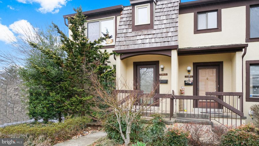 Welcome to this large End Unit townhome located in Inverness North. This is a rare find featuring updates throughout including new paint, new carpet, light fixtures, appliances, roof, fence, granite countertops,  and an overall new attitude.  Open Thursday 3/29/18 from 5-7 PM and contracts will be reviewed the following Tuesday at 2:00 PM.