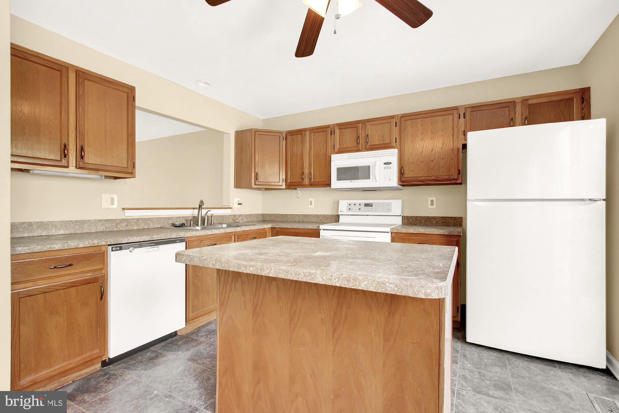 VILLAGE OF THOMAS RUN - Residential