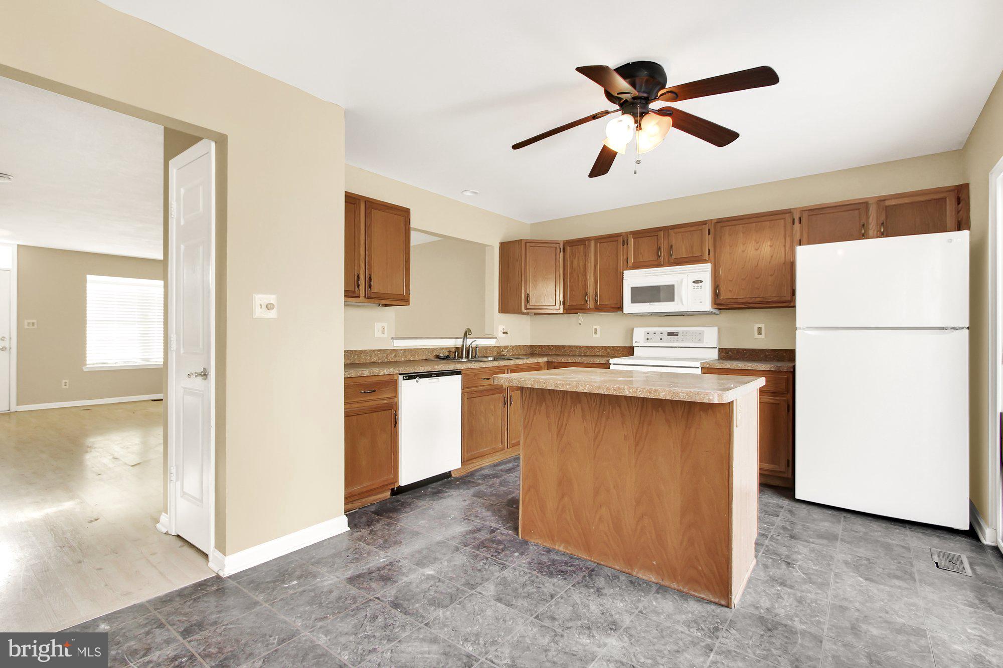 VILLAGE OF THOMAS RUN - Residential