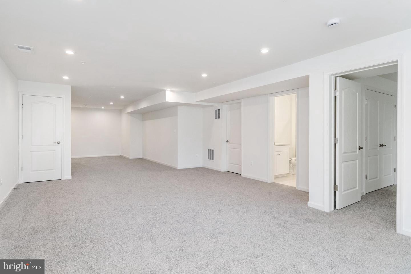 PERRY HALL - Residential