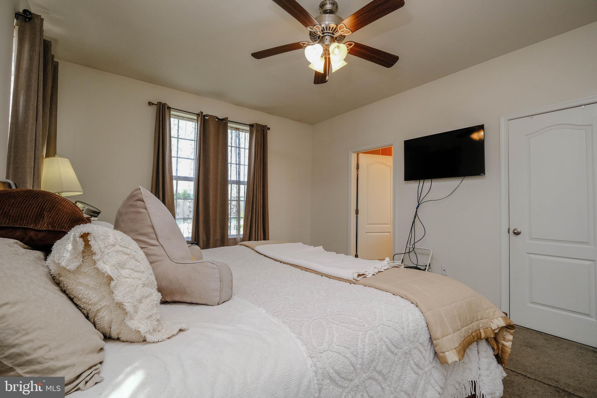 ARCHERS ROCK - Residential