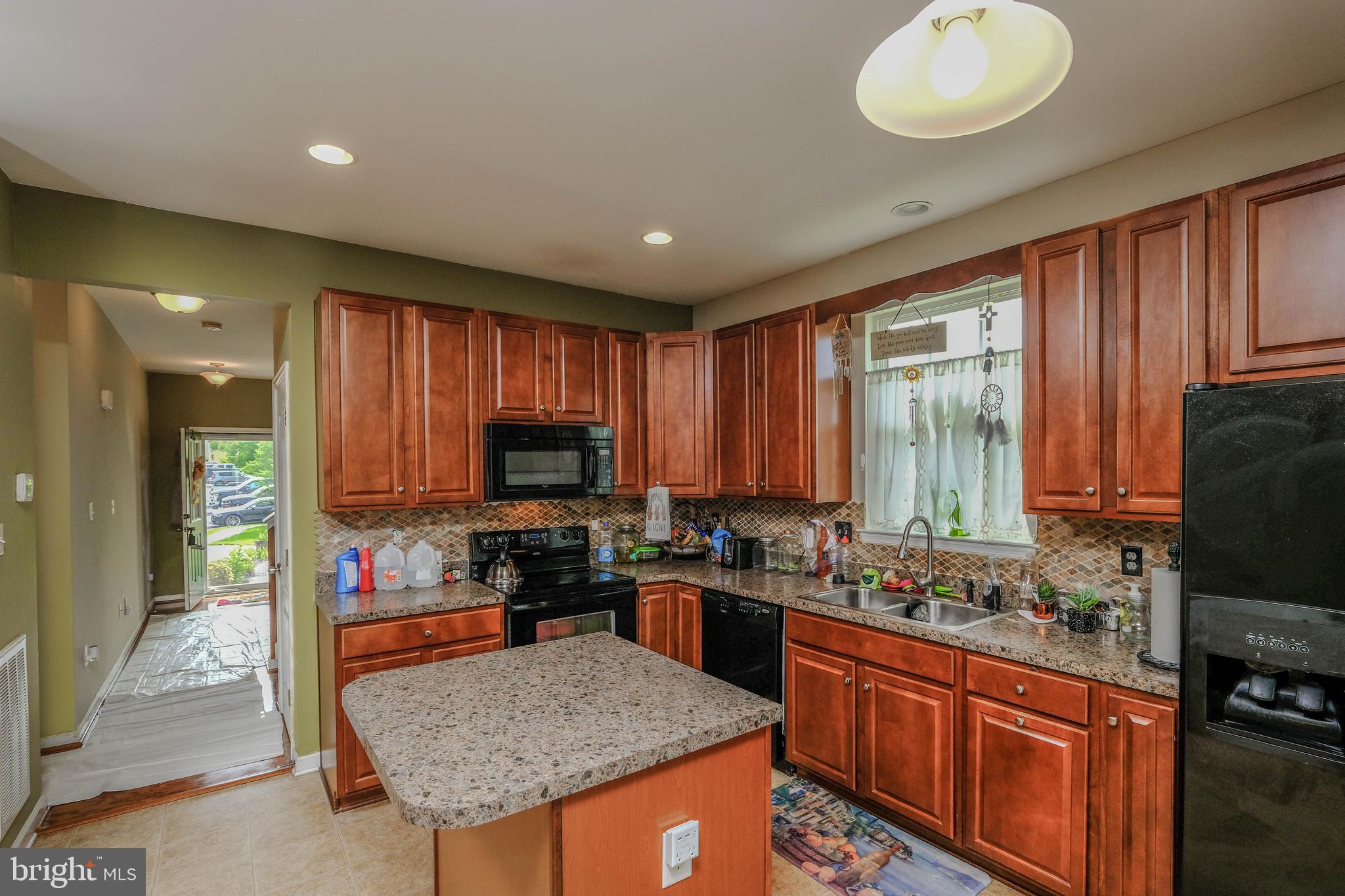 ARCHERS ROCK - Residential