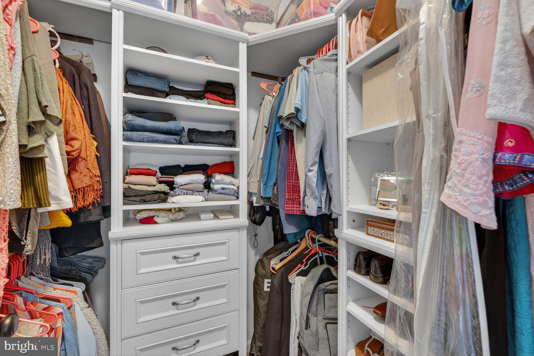 NORTHLAKE - Residential