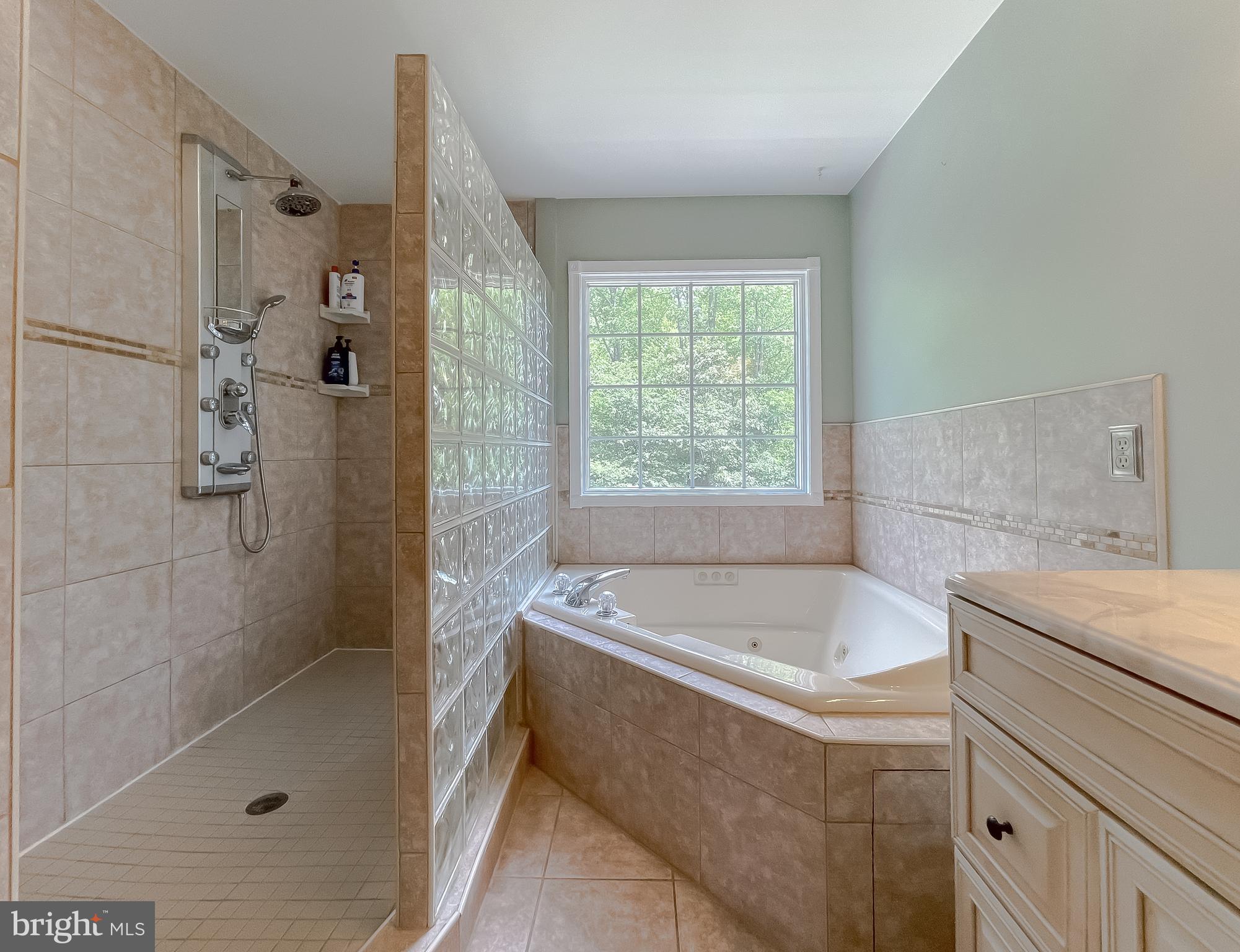 ARBORVIEW - Residential