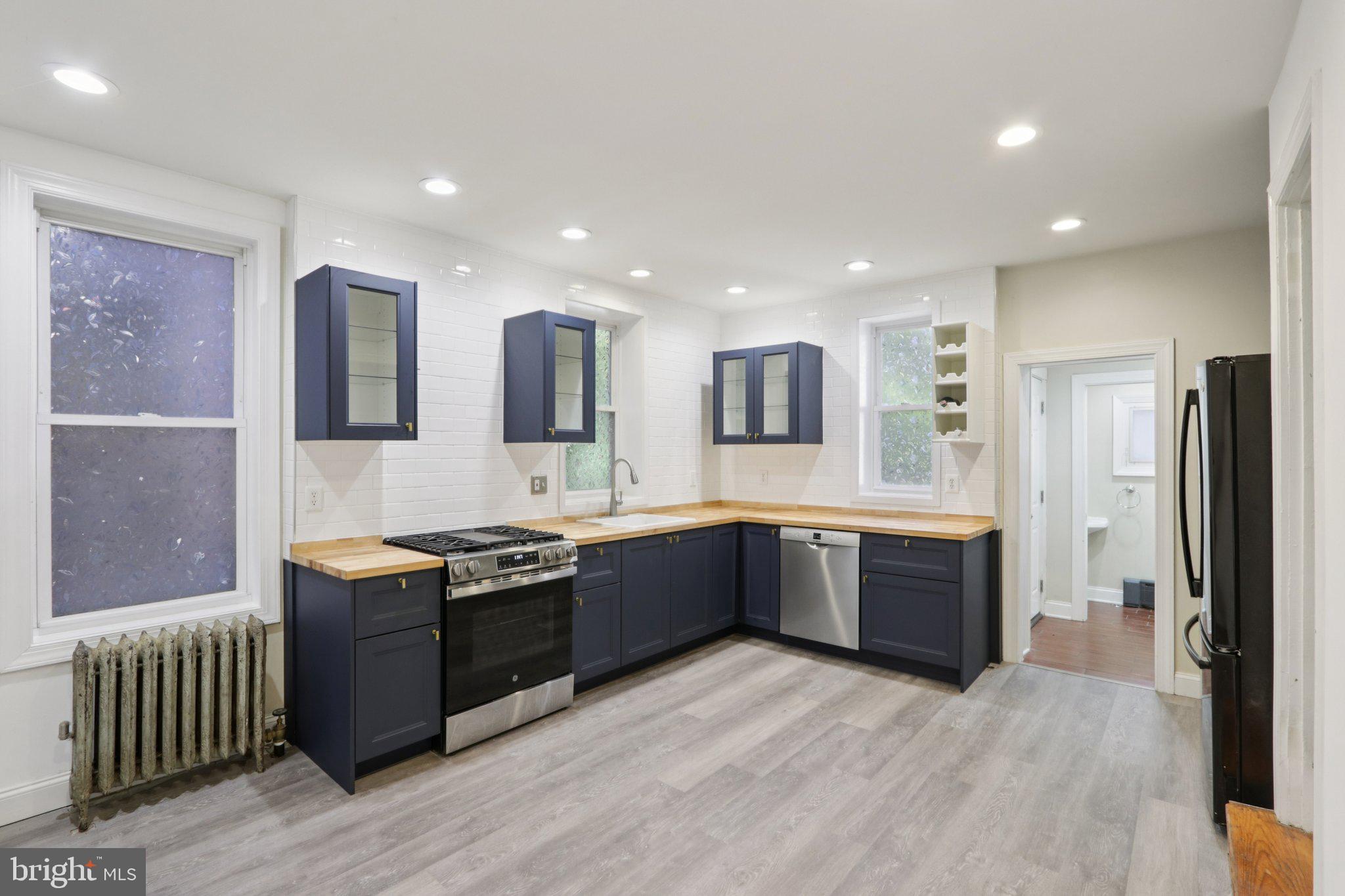 UNIVERSITY CITY - Residential