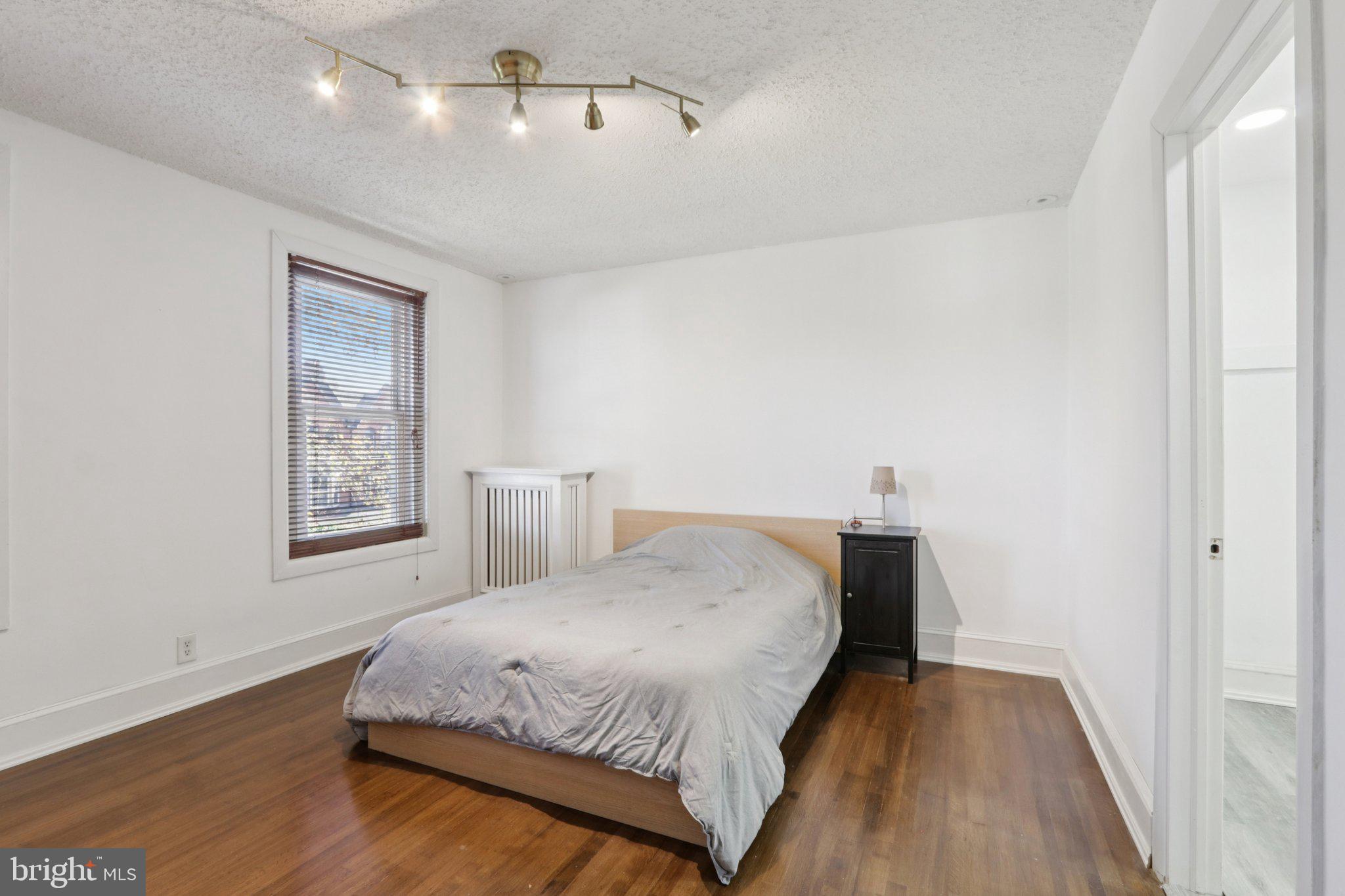 UNIVERSITY CITY - Residential