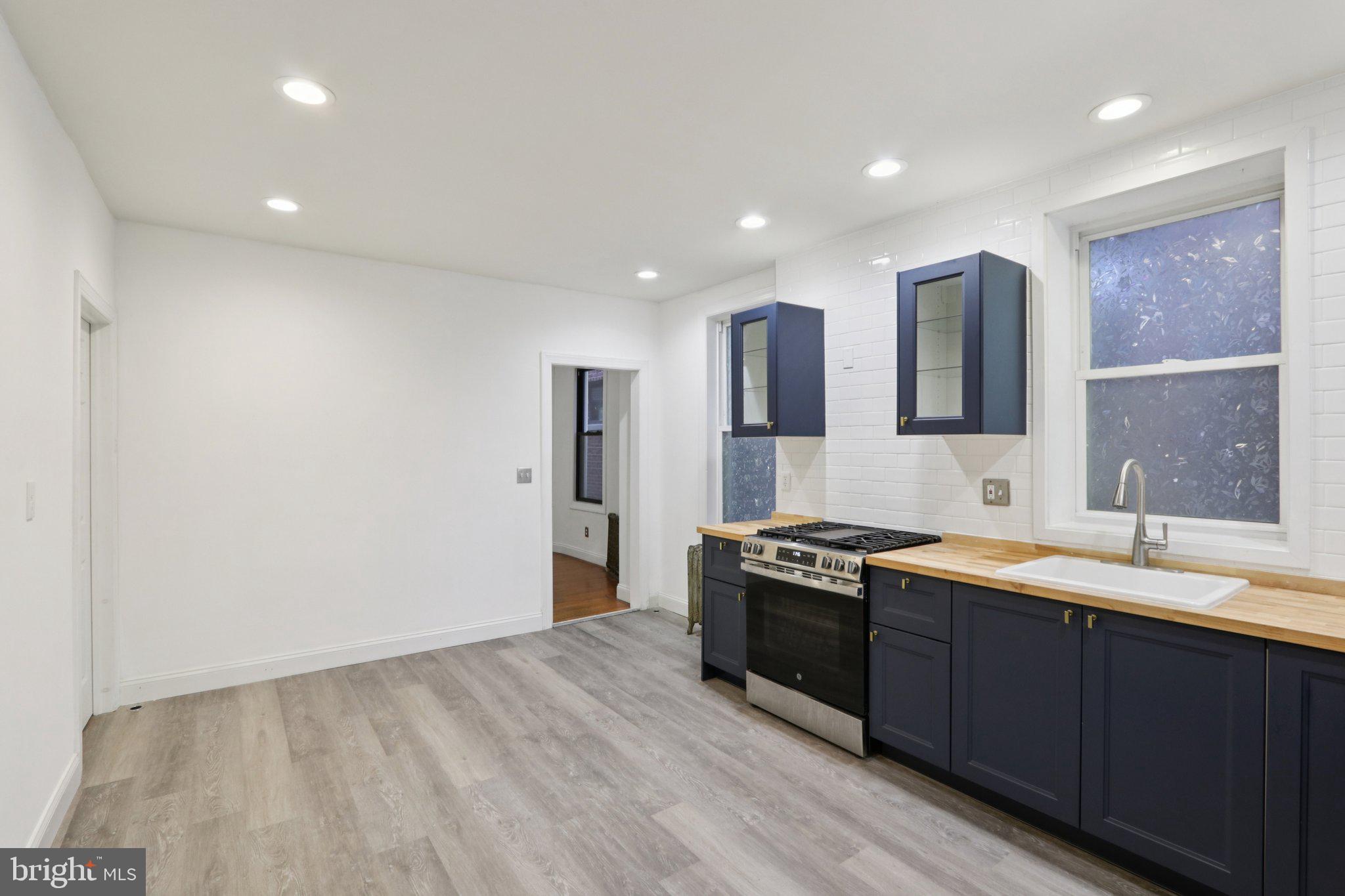 UNIVERSITY CITY - Residential