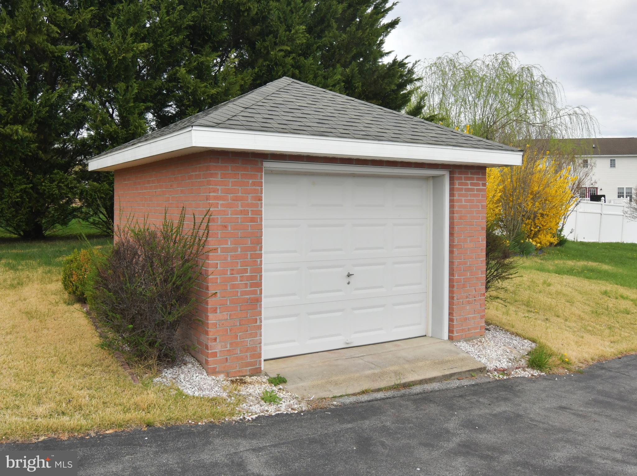 WATER VIEW ESTATES - Residential