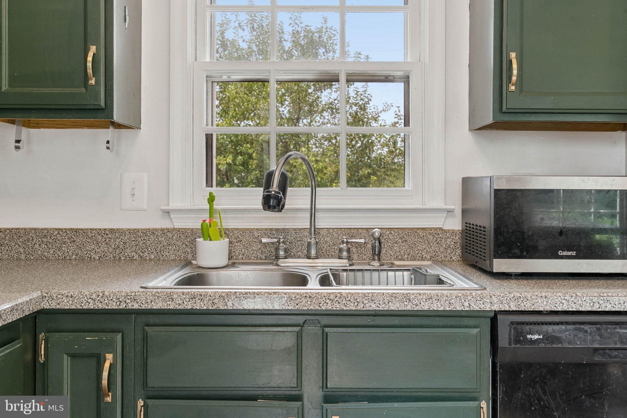 10808 LAKE SQUARE