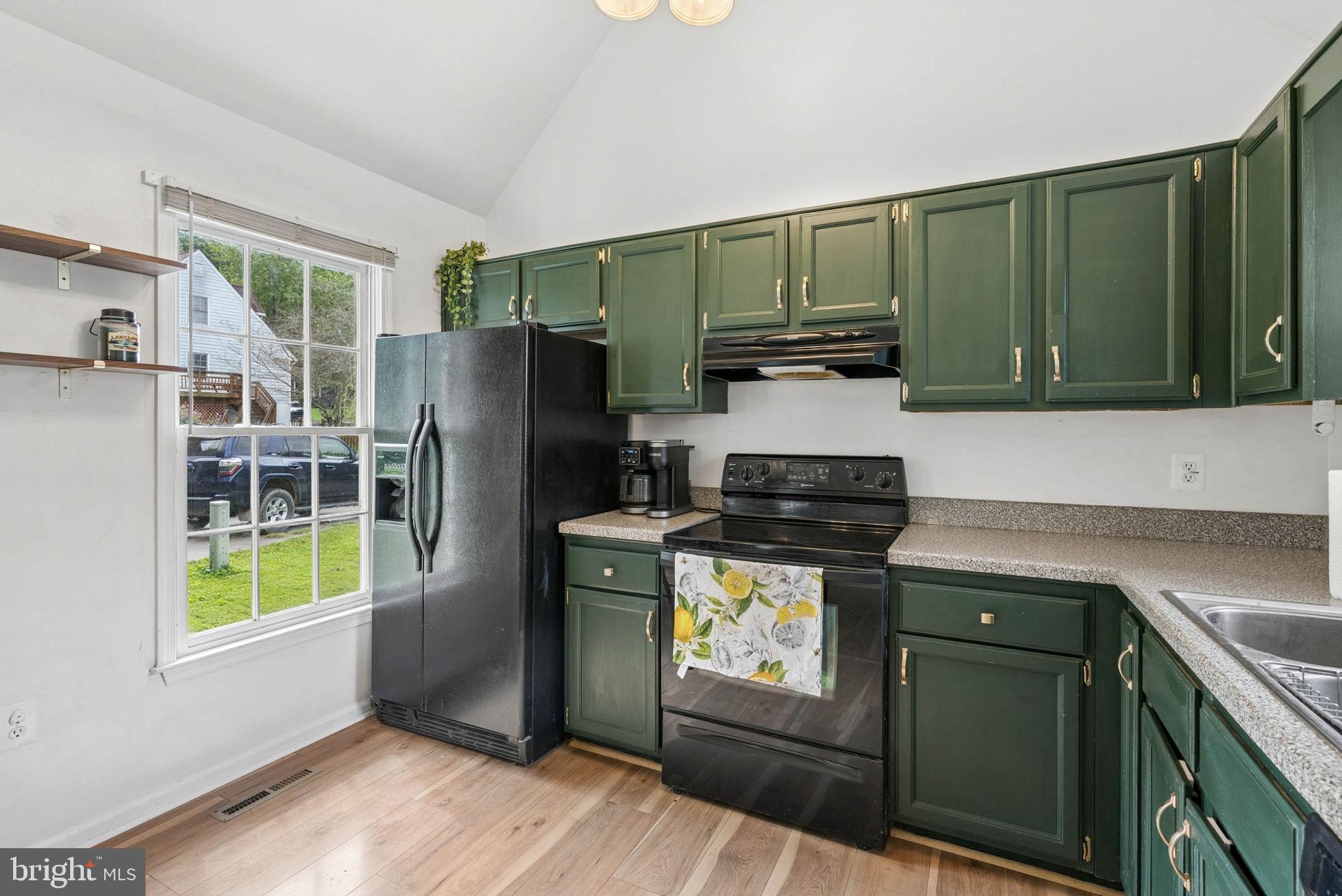 10808 LAKE SQUARE