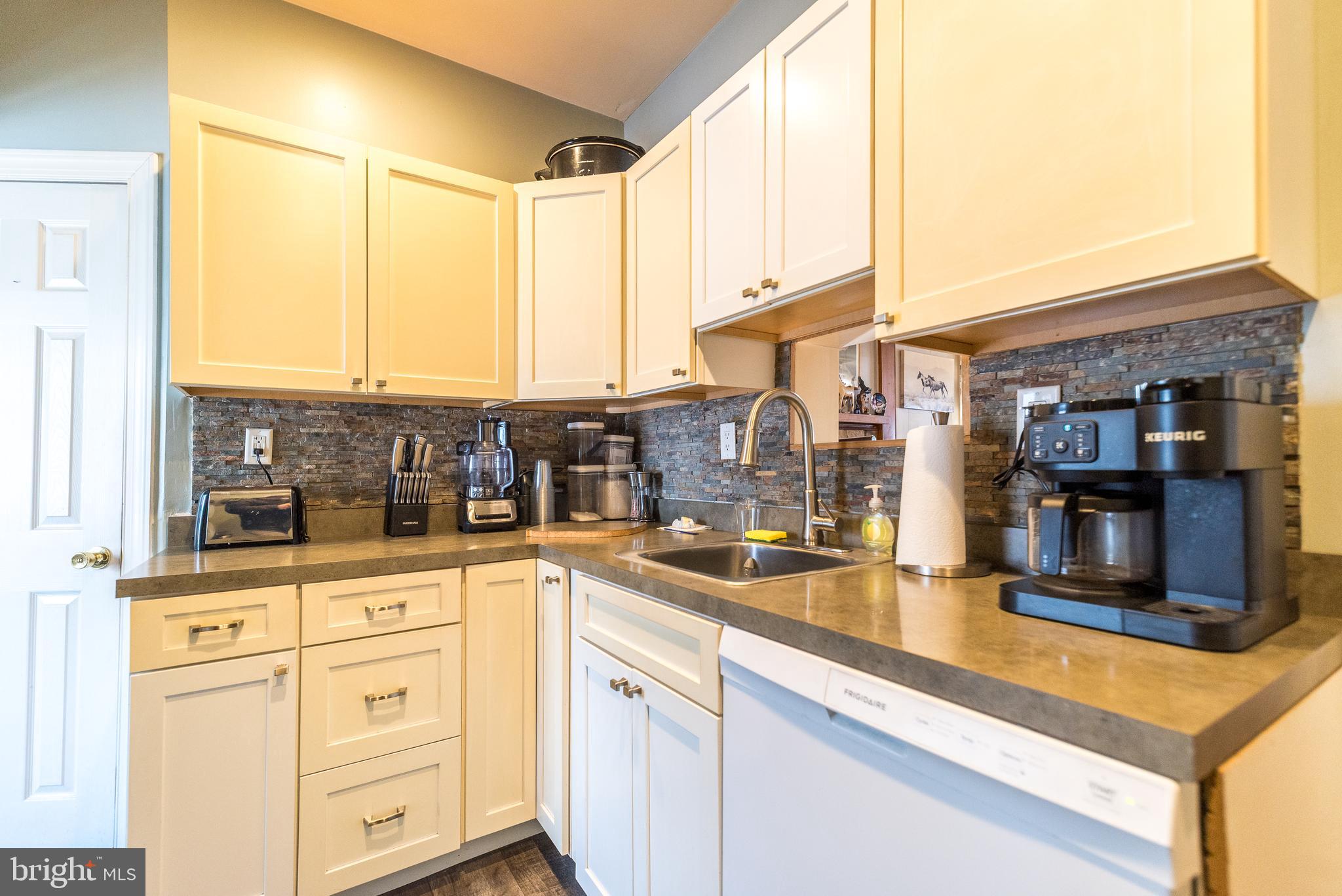 ALMONT - Residential