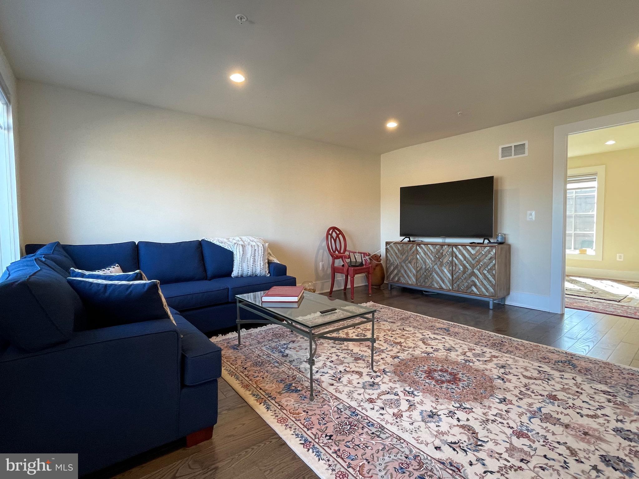 CHEVY CHASE - Residential