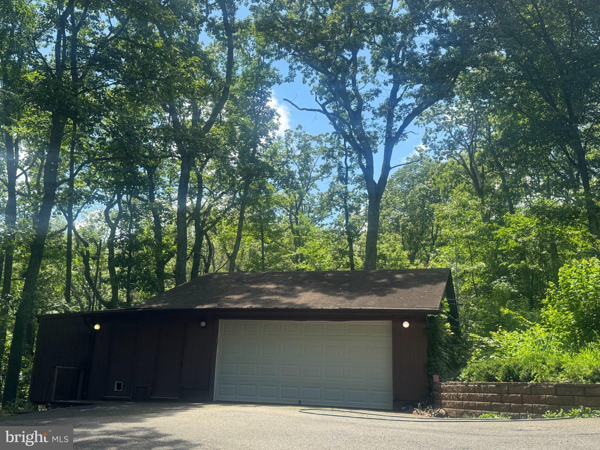 5138 LAUREL LANE