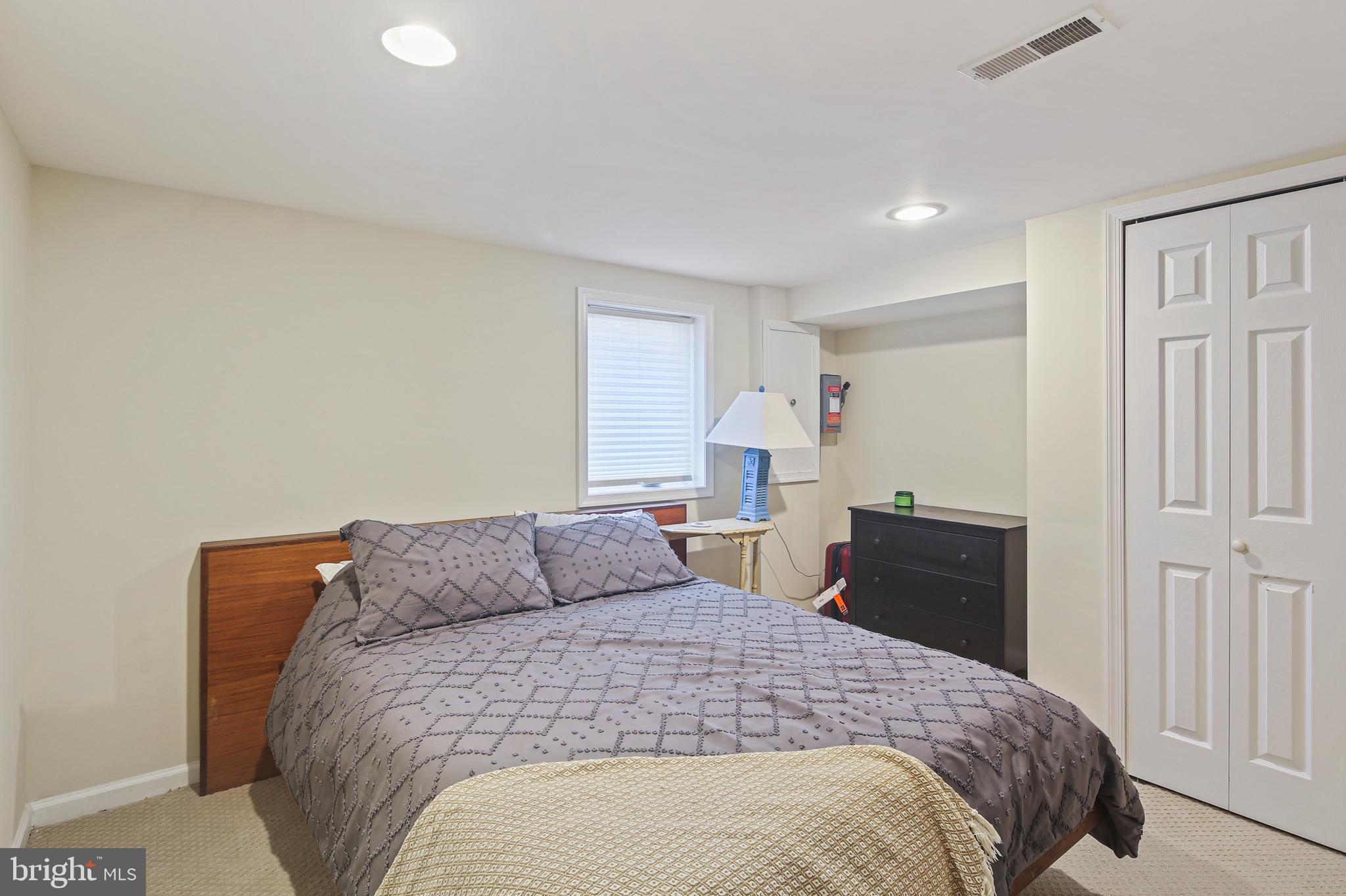 WHEATON FOREST - Residential